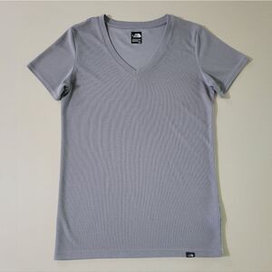 North Face Women's Gray Ribbed V-neck Short Sleeve T-shirt